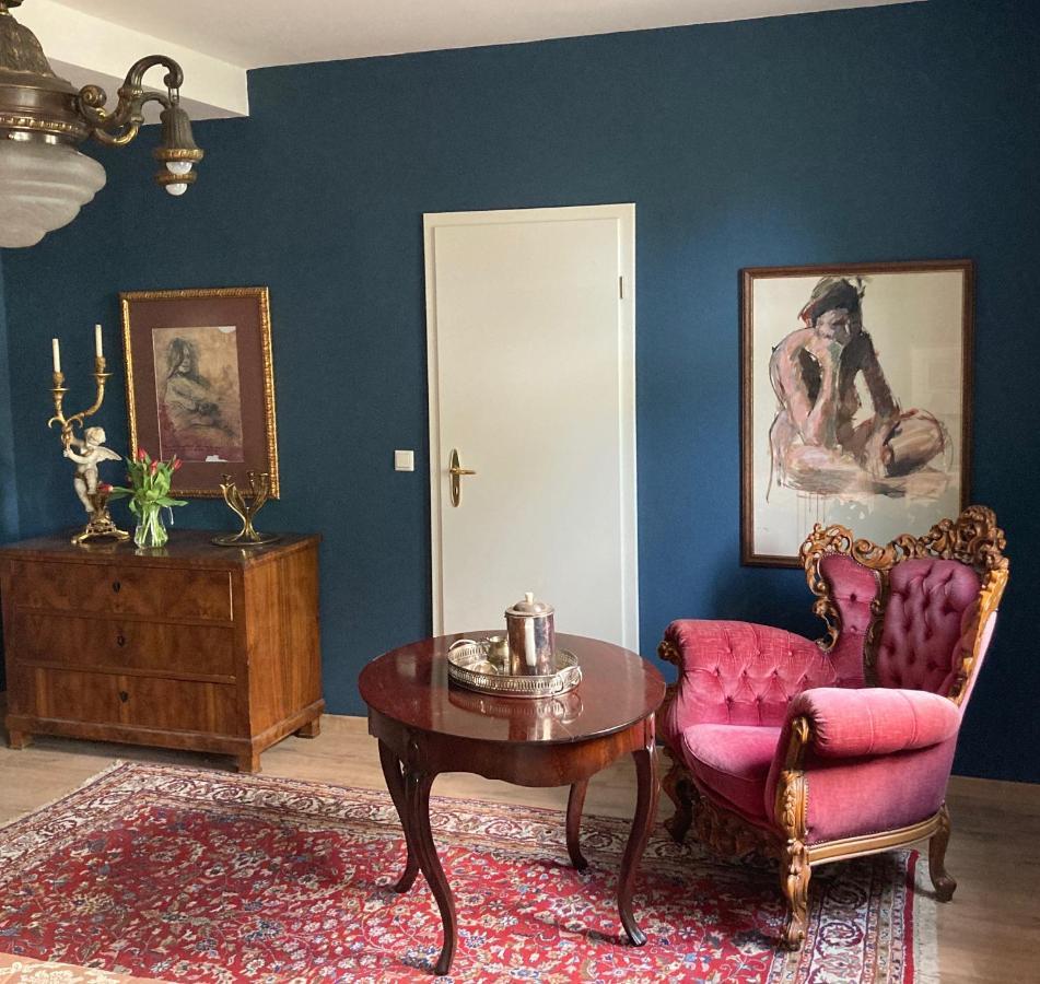 Jagdschloss Hummelshain B&B Buitenkant foto